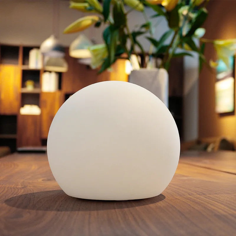 Farveskiftende LED Kuglelampe | Genopladelig Bordlampe