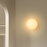 Glasvæglampe | Modern Design