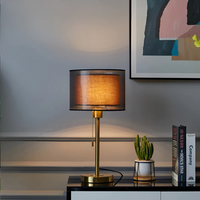 Moderne Bordlampe | Dobbelt Stofskærm