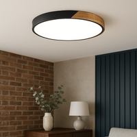 Moderne Loftlampe | Rund LED, Sort & Trædetaljer