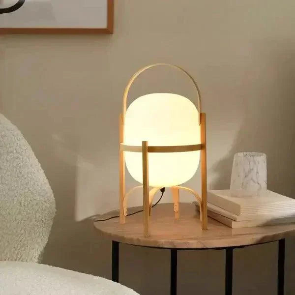 Træ Bordlampe med Opalineglas | Naturlig Design