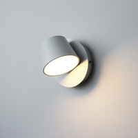 Nordisk Væglampe | Cylindrisk Metal LED Design